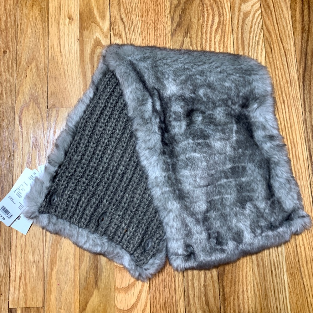 Uniqlo women faux shearling snood
